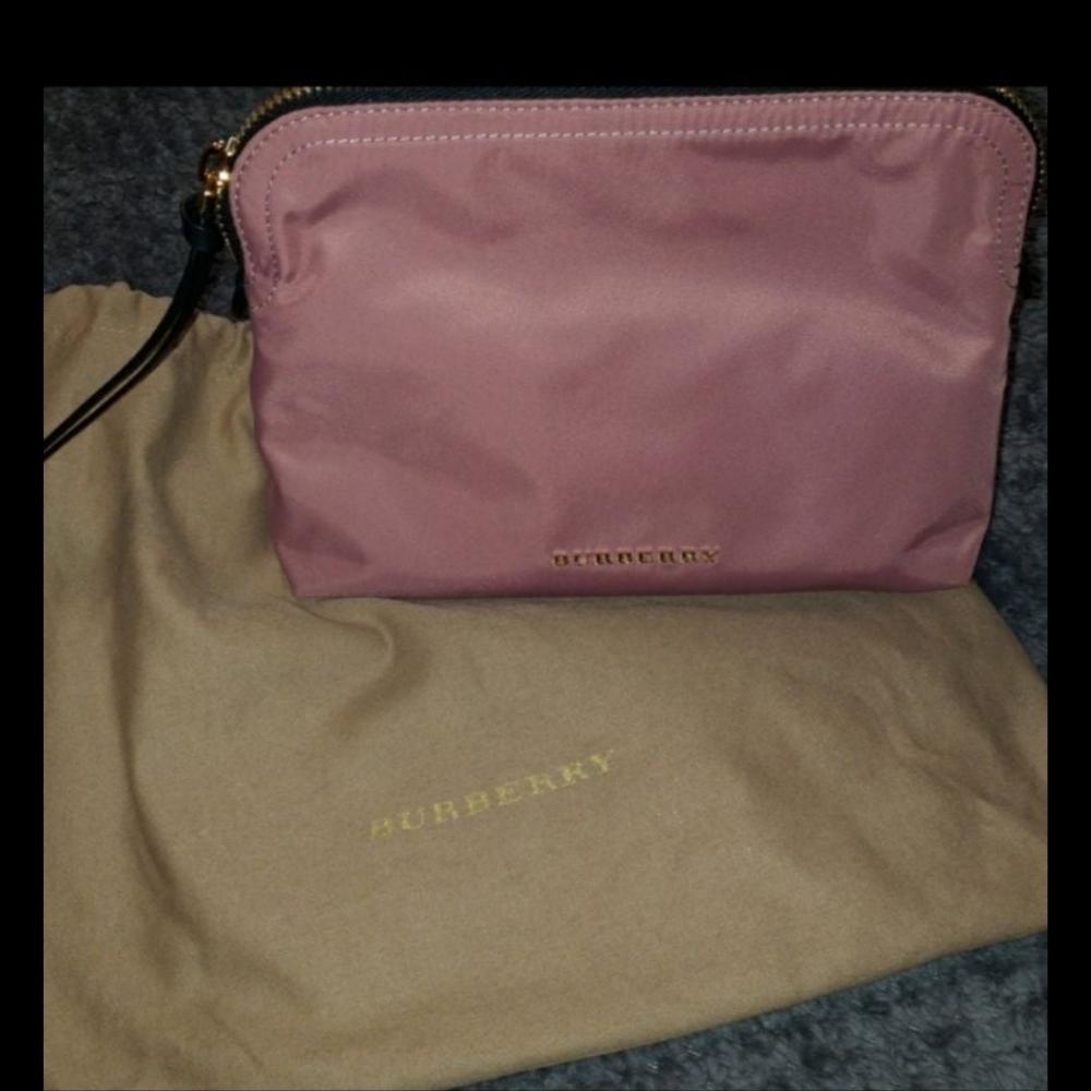 AUTHENTIC BURBERRY CLUTCH MAKEUP BAG